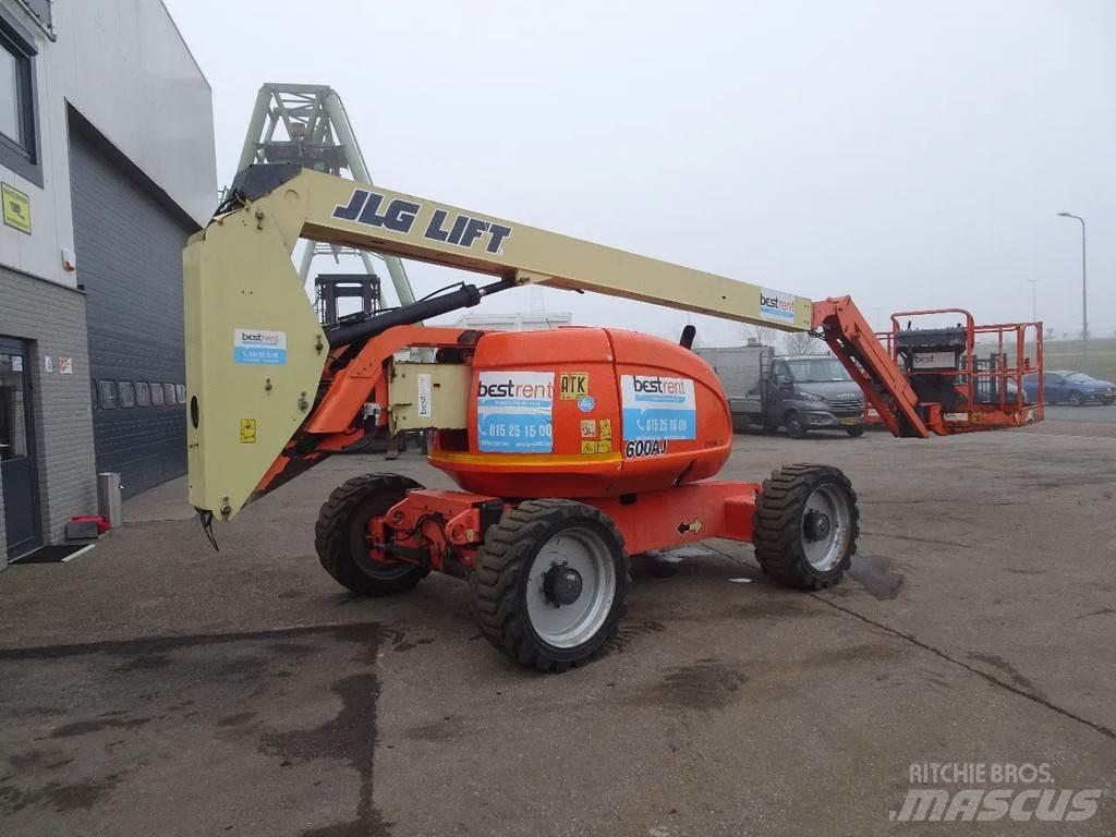 JLG 600AJ Leddede bomlifter