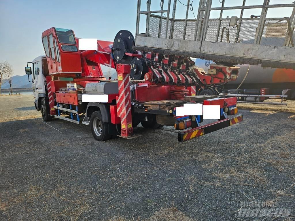 Horyong SKY450 Bilmontert lift
