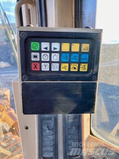 CAT D 11 R Dozere Beltegående