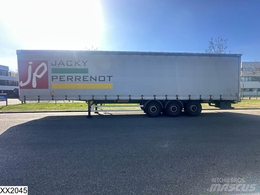 Fruehauf Tautliner Gardintrailer