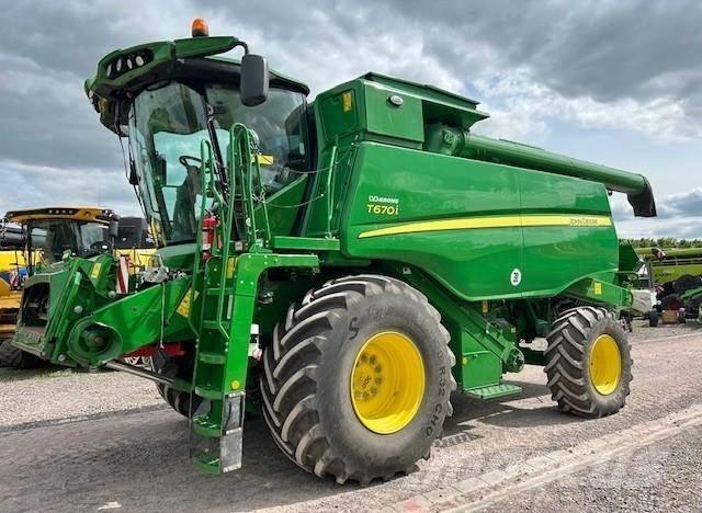 John Deere T 670 Skurtreskere