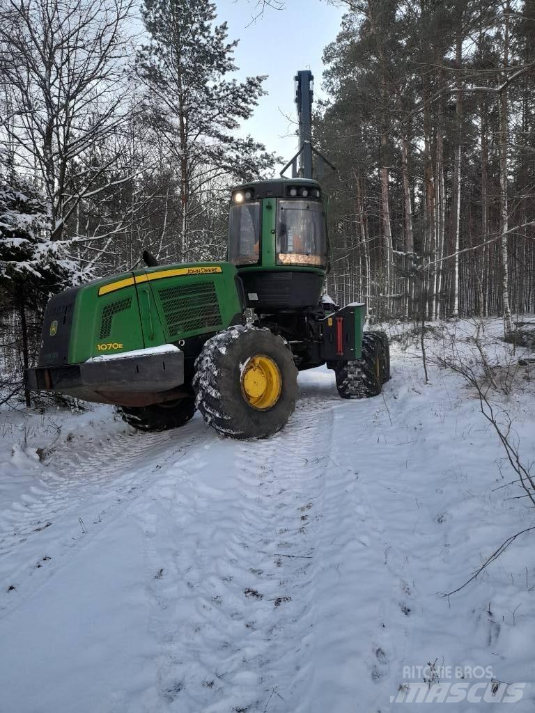 John Deere 1070 E Hogstmaskiner