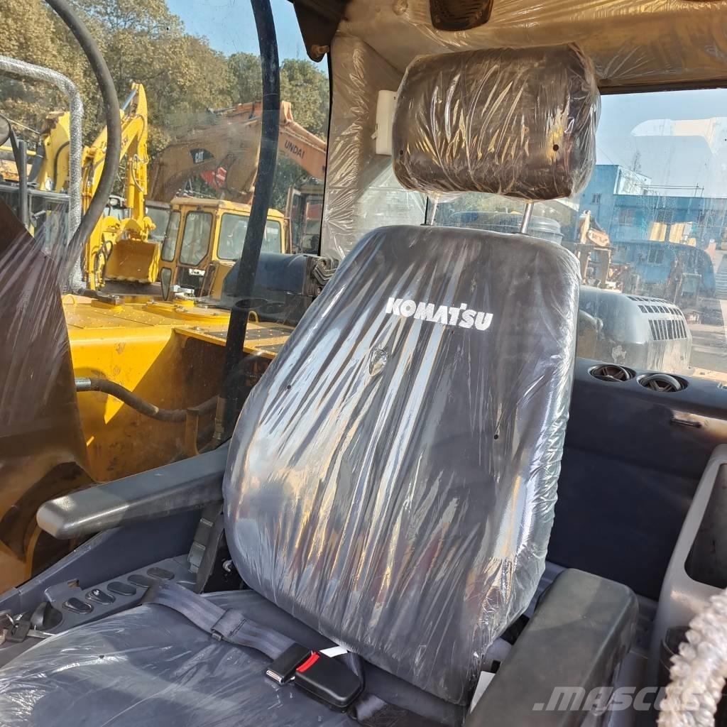 Komatsu PC 220 Beltegraver
