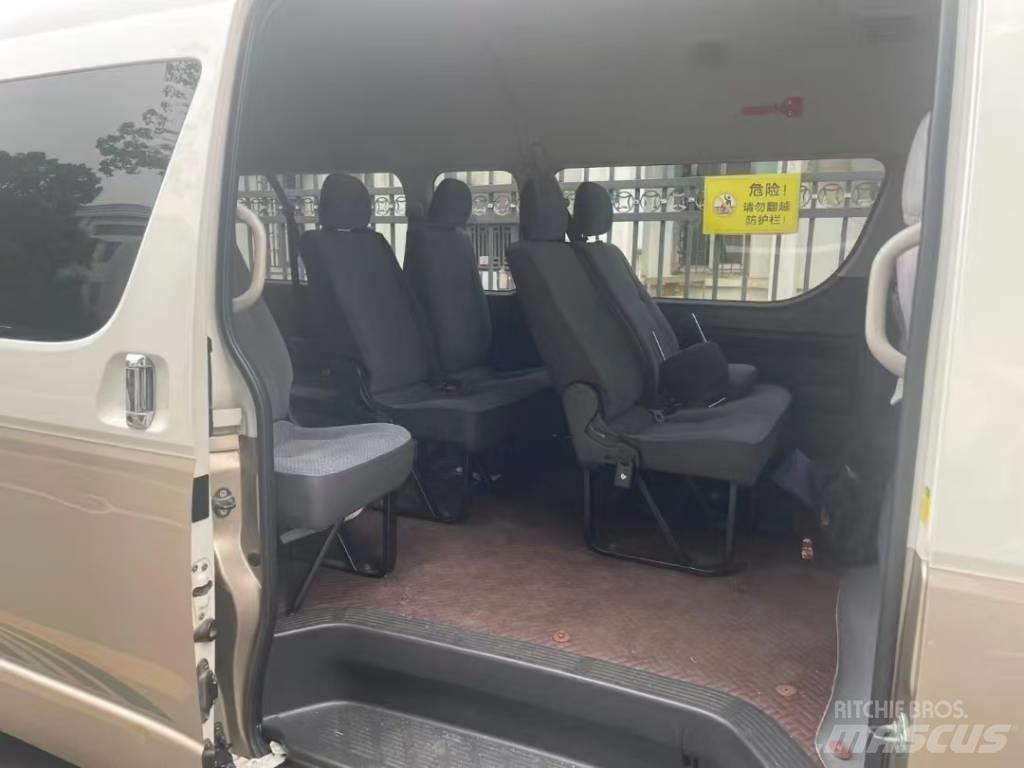 Toyota Coaster Intercity busser