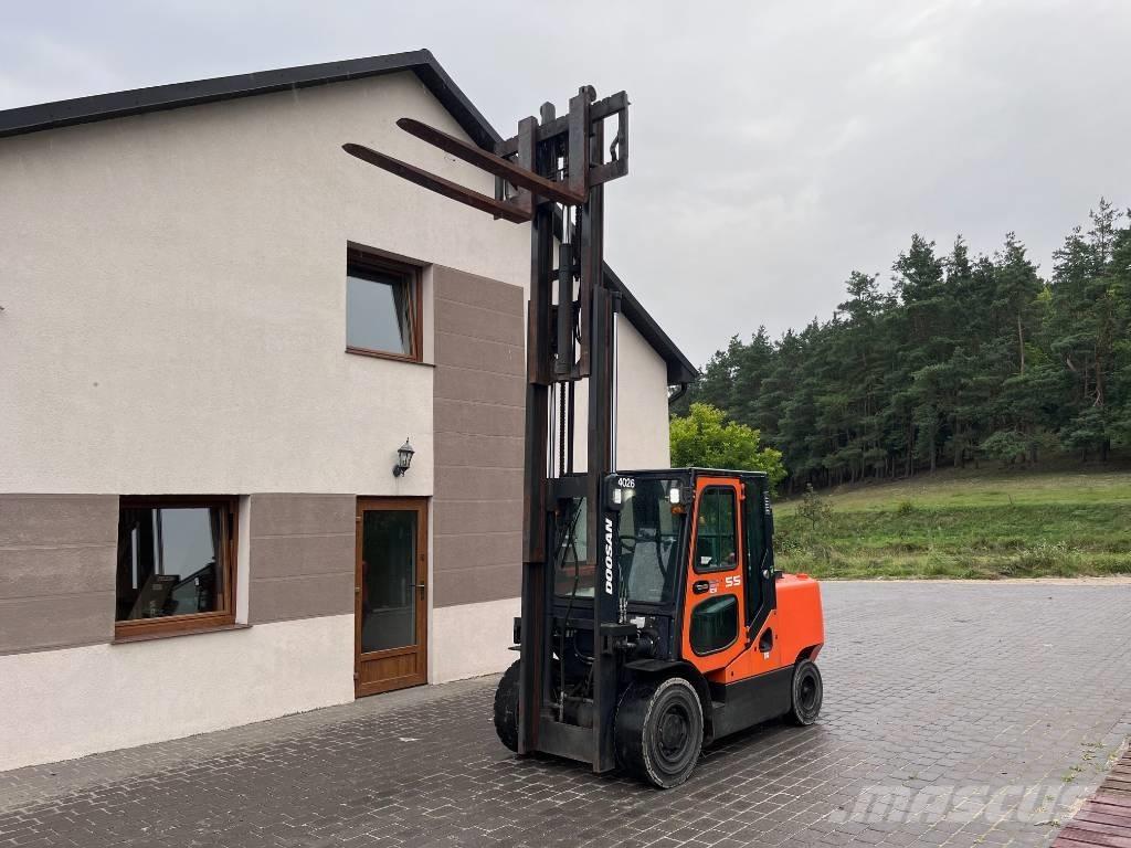 Doosan D 55 C-7 Diesel Trucker