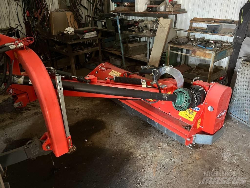 Kuhn TB 211 Beitepussere og toppkuttere