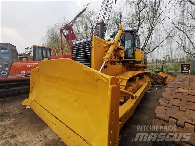 Komatsu D155A Dozere Beltegående