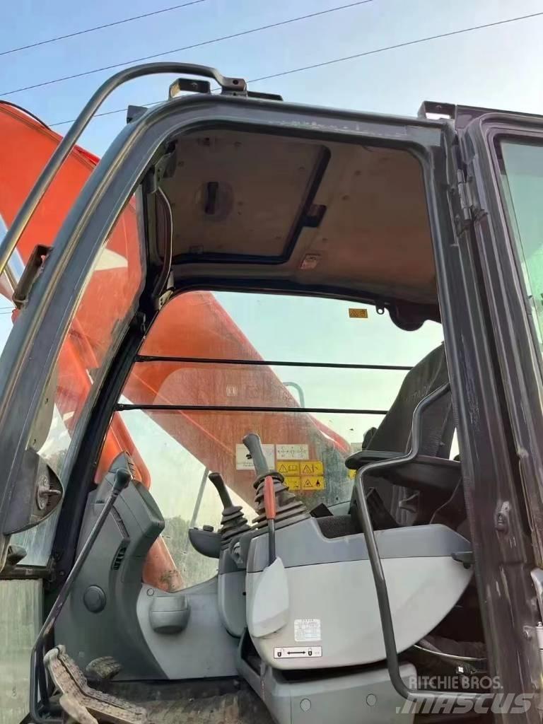 Hitachi ZX 300 Beltegraver