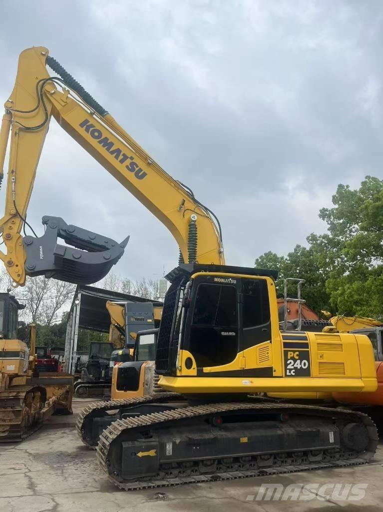 Komatsu PC 240 Beltegraver