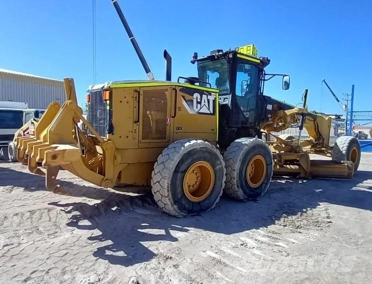 CAT 14 M Veihøvler