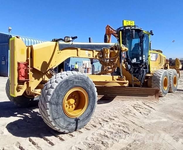CAT 14 M Veihøvler