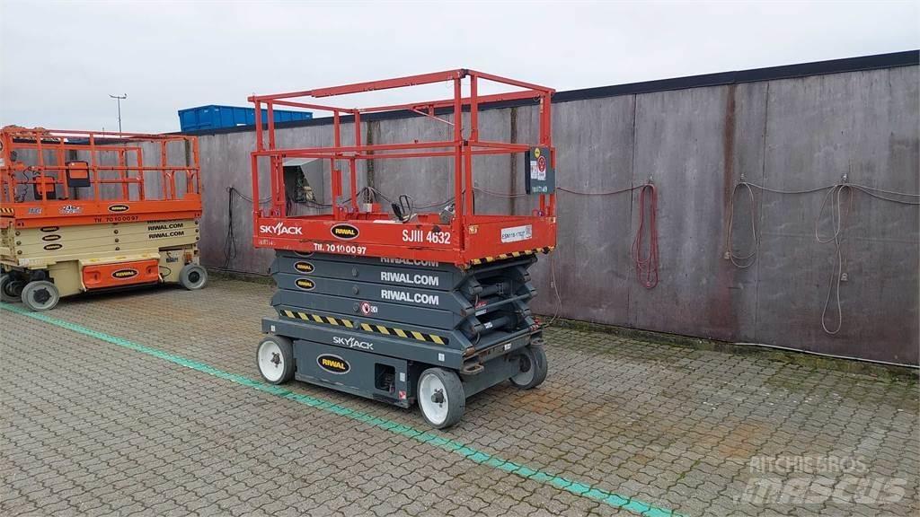SkyJack SJIII4632 Sakselifter