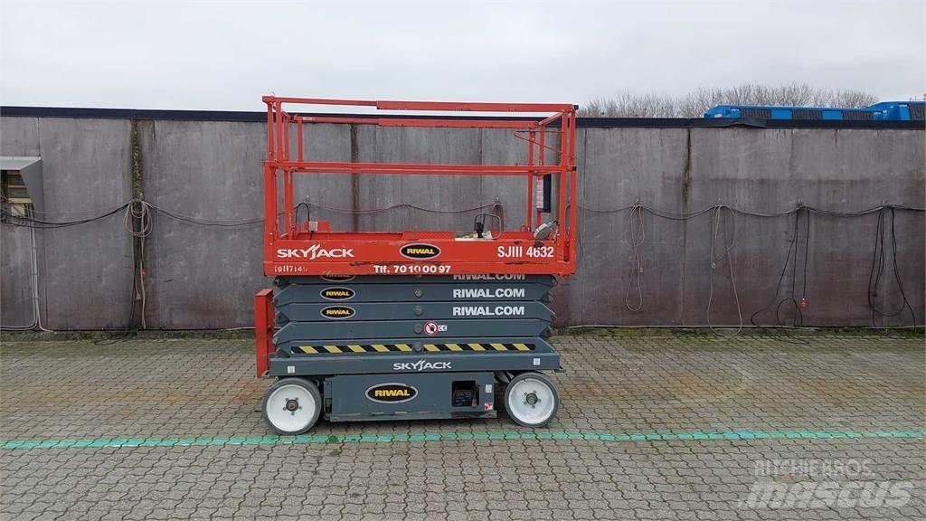 SkyJack SJIII4632 Sakselifter
