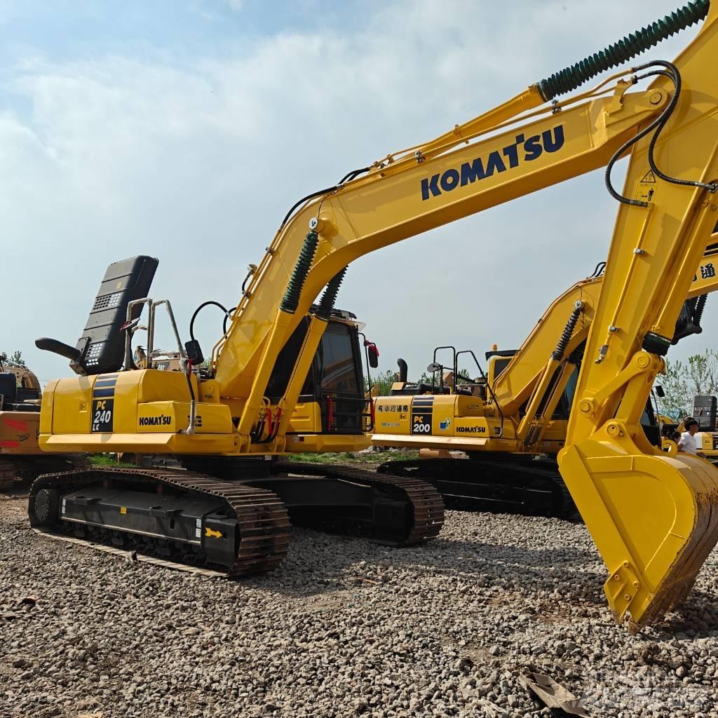 Komatsu 240LC-8 Beltegraver