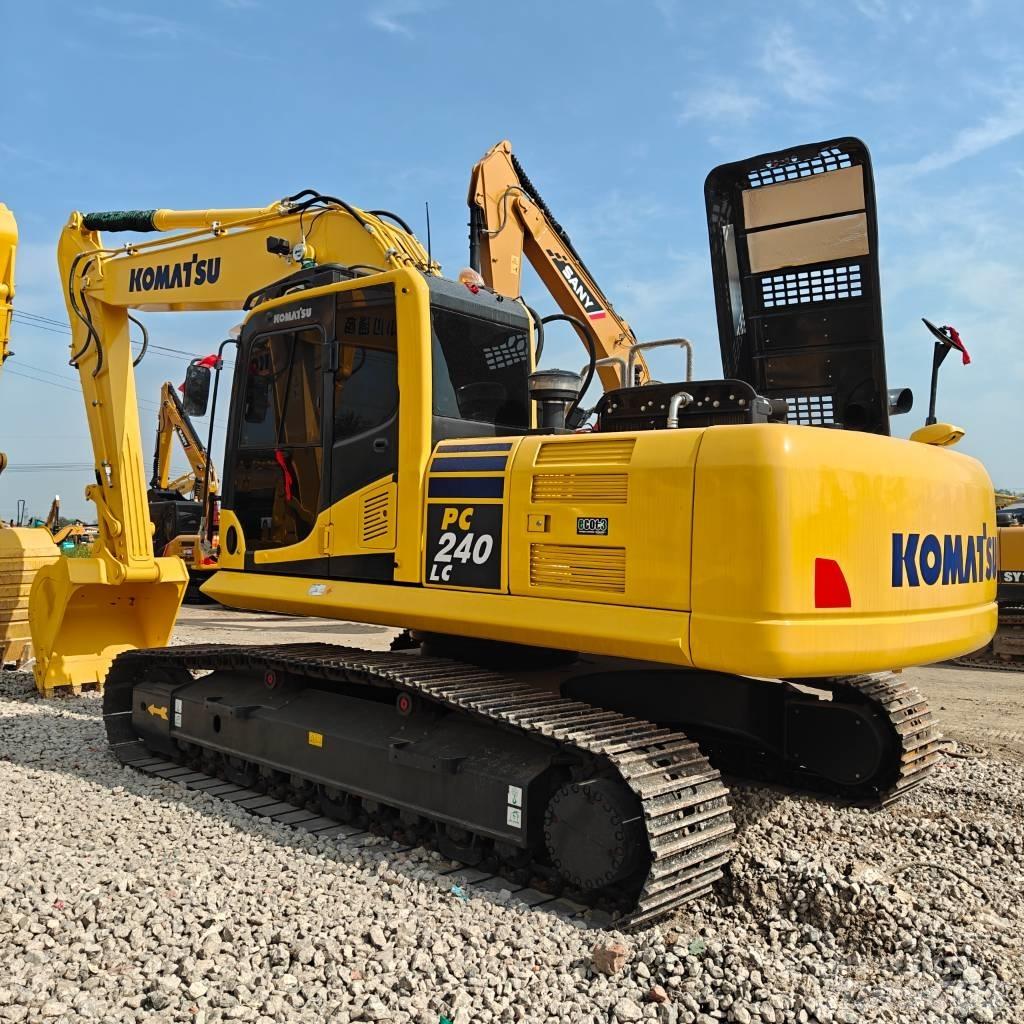 Komatsu 240LC-8 Beltegraver