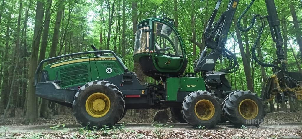 John Deere 1070G Hogstmaskiner