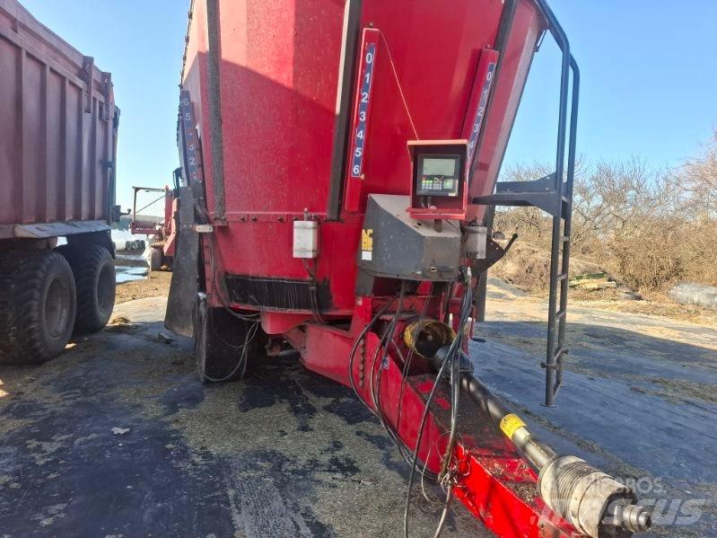 JF FEEDER VM 38 Fôrutlegger