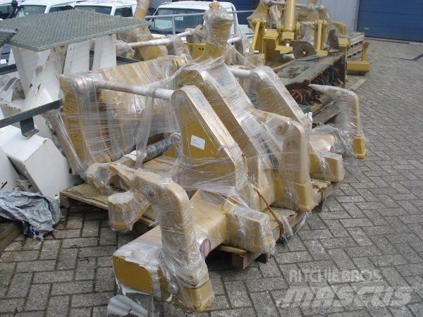 CAT 140M/160M Ripper Anlegg - Annet