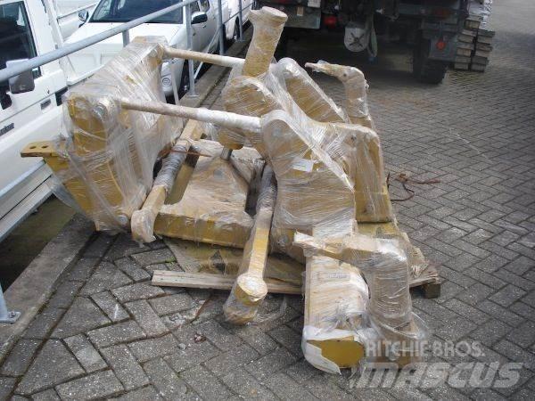 CAT 140M/160M Ripper Anlegg - Annet