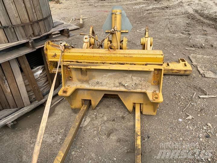 CAT 140 H Ripper Andre komponenter