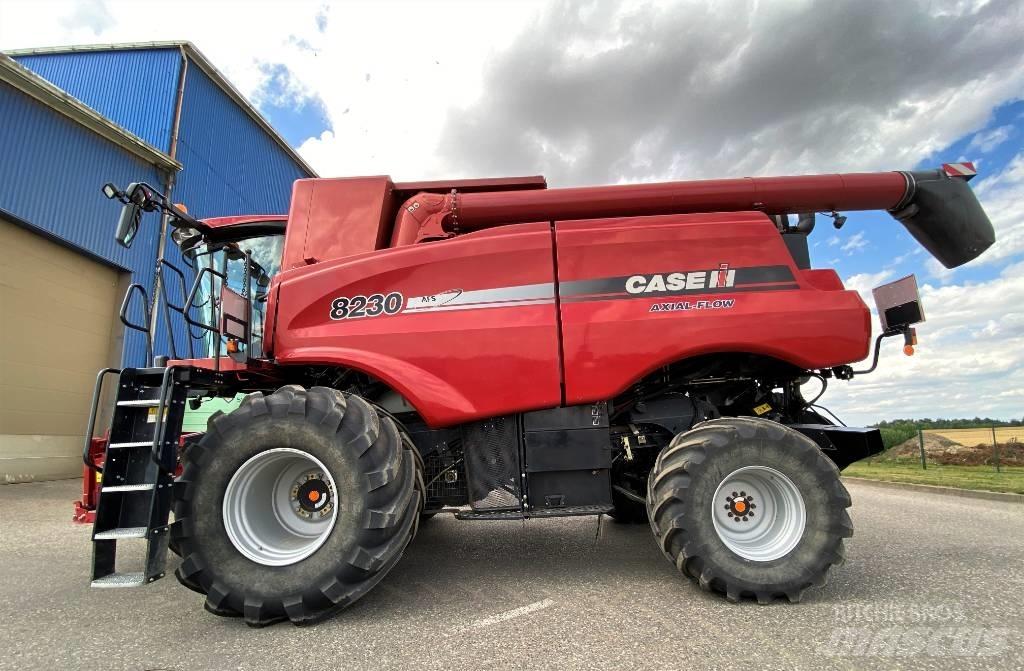 Case IH 8230 Skurtreskere
