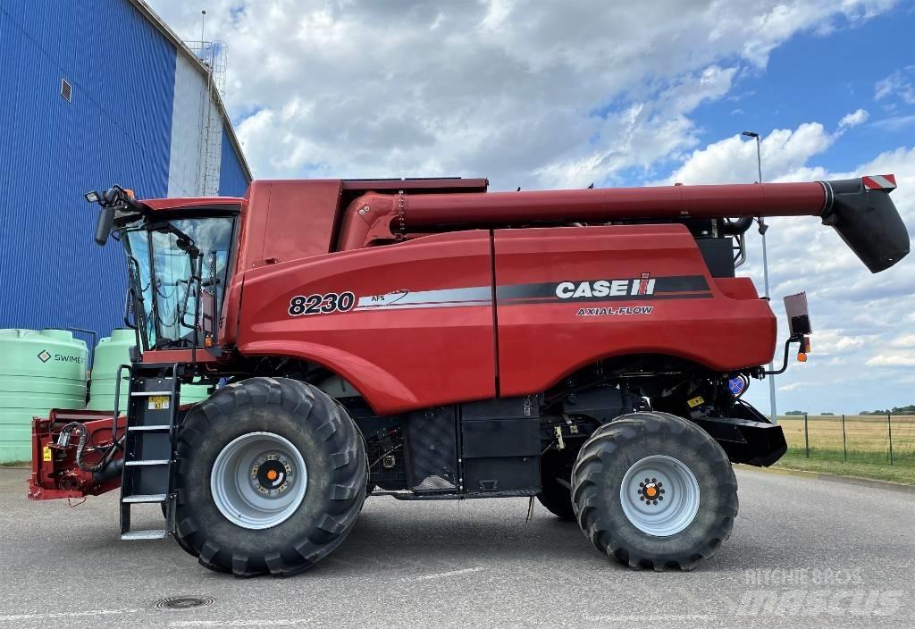 Case IH 8230 Skurtreskere