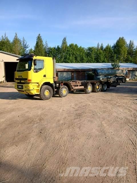 Sisu E11M Spesialbiler for transport av skogsmaskiner