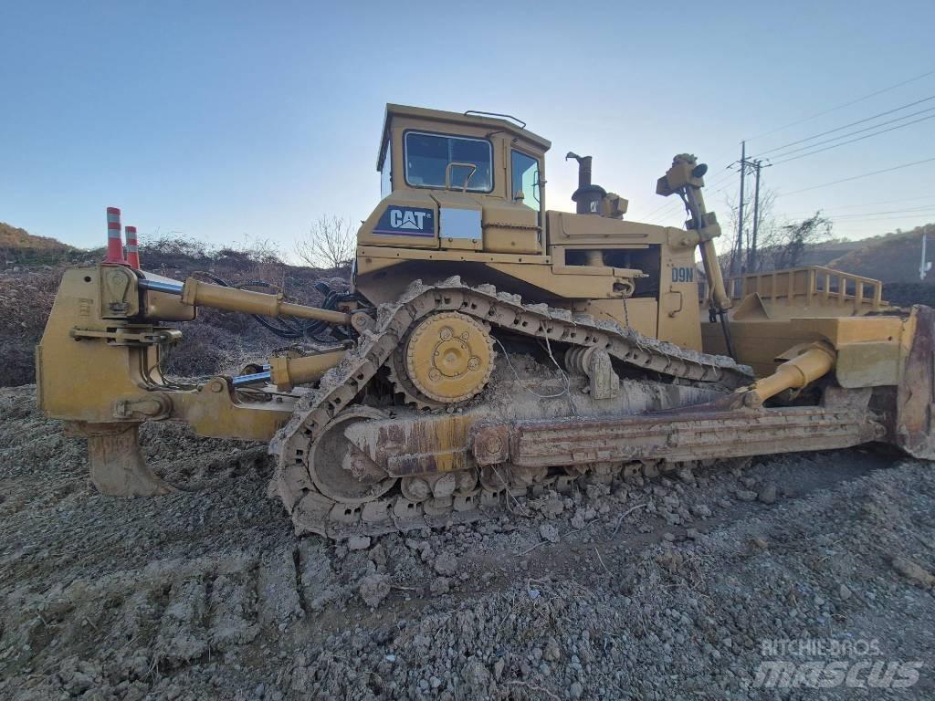 CAT D 9 N Dozere Beltegående
