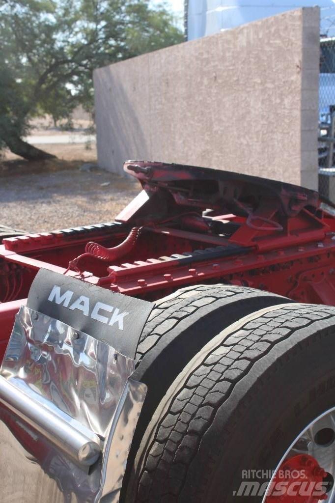 Mack Anthem Trekkvogner