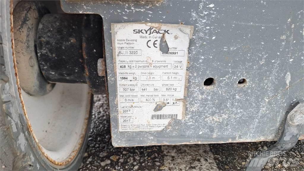 SkyJack SJIII3220 Sakselifter