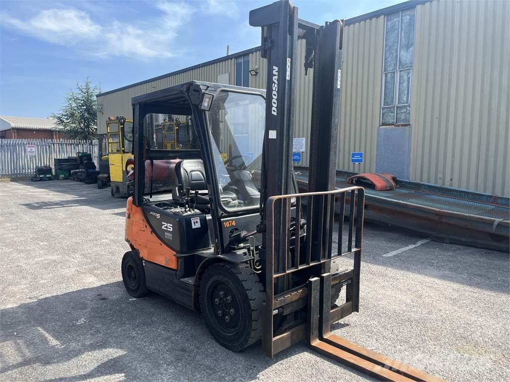 Doosan G25E-5 Propan trucker