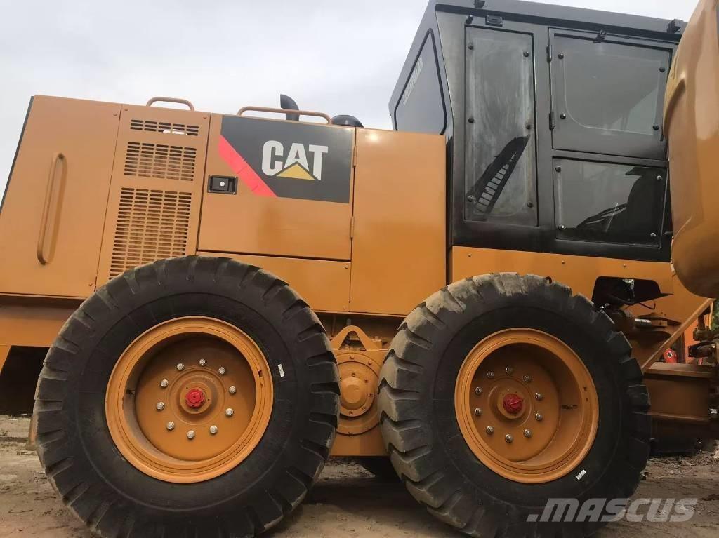 CAT 140k Veihøvler