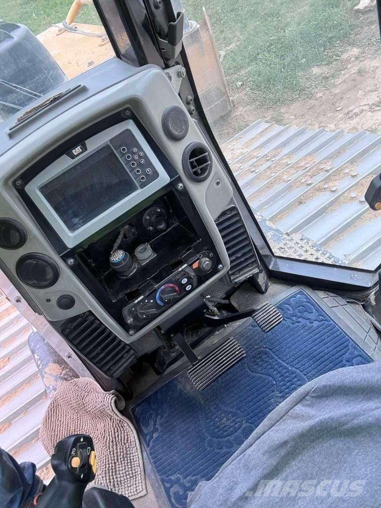 CAT D 6 N LGP Dozere Beltegående