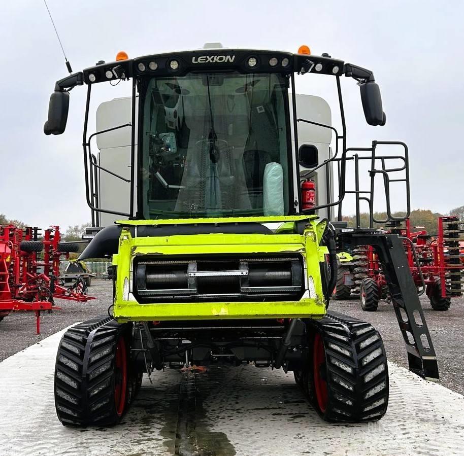 CLAAS Lexion 8900 TT Skurtreskere