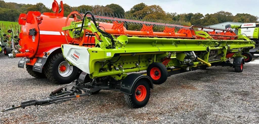 CLAAS Lexion 8900 TT Skurtreskere