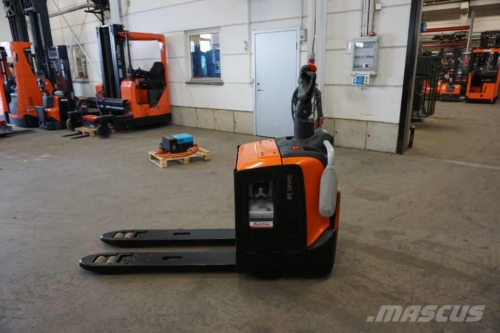 Toyota LPE220 Lavtløftende truck med platform