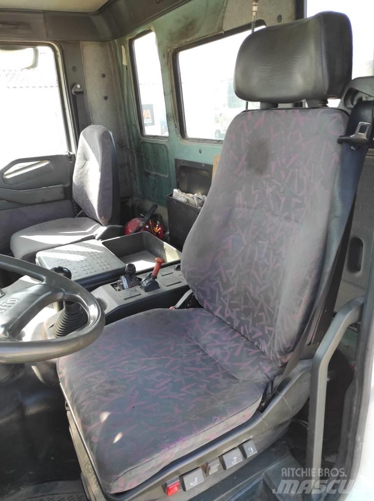Iveco MP260 E35H Tippbil