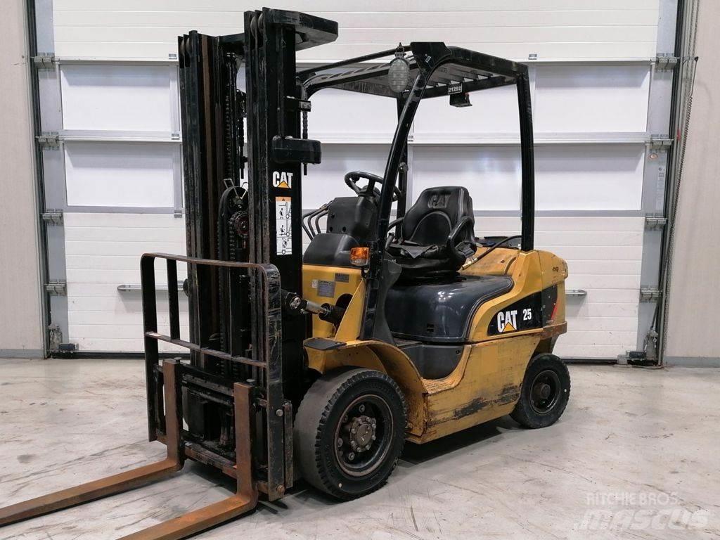 CAT GP25N Propan trucker