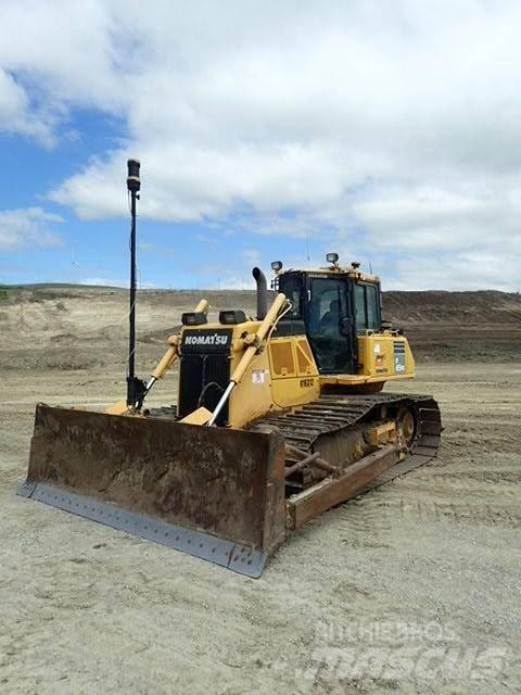 Komatsu D65PX-18 Dozere Beltegående