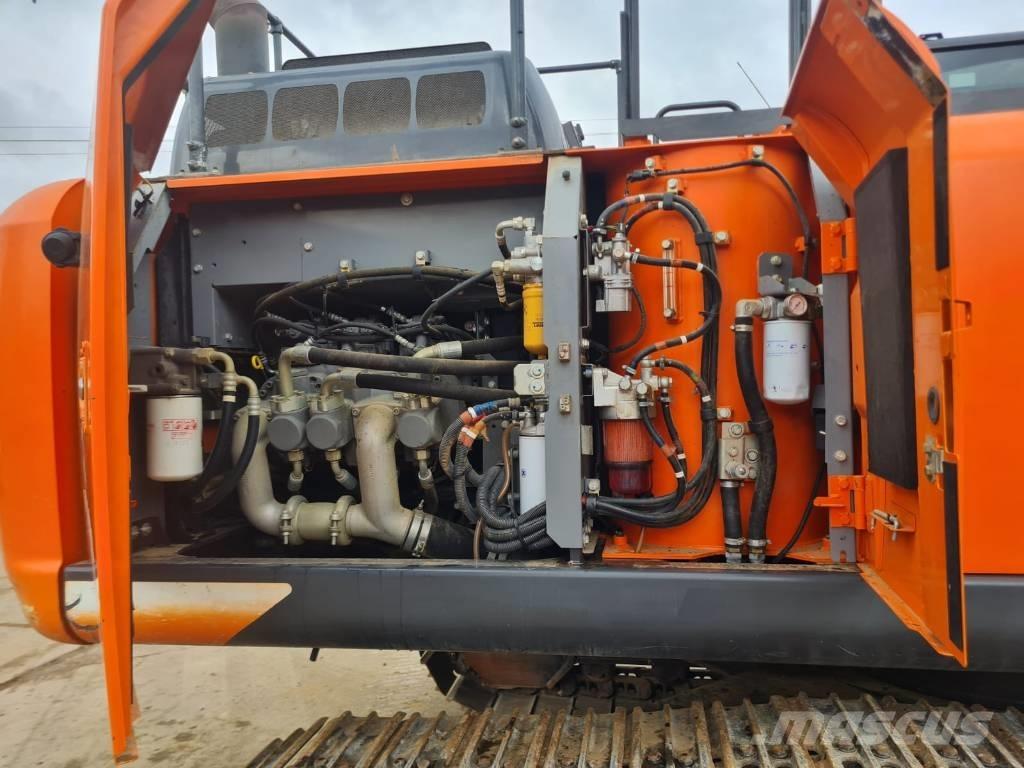 Hitachi ZX 210 LC-6 Beltegraver