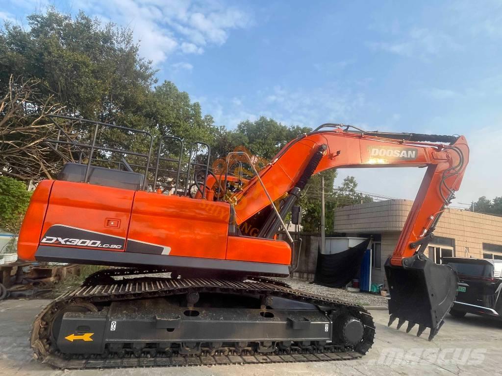 Doosan DX 300LCA Beltegraver