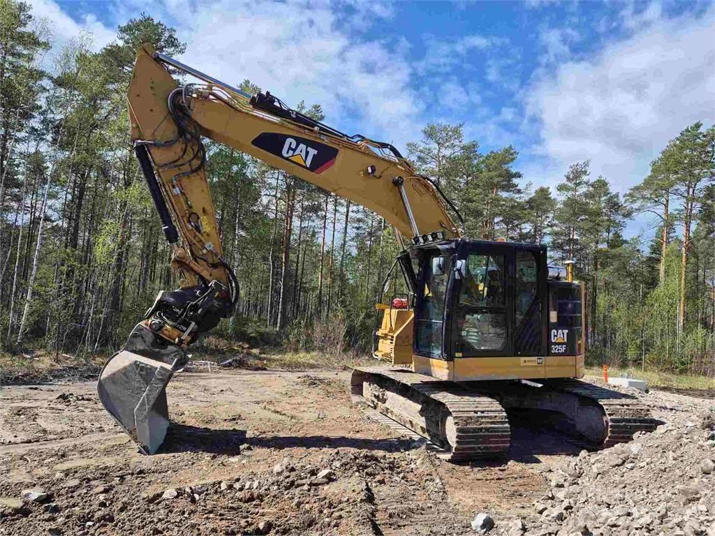 CAT 325FLCR Beltegraver