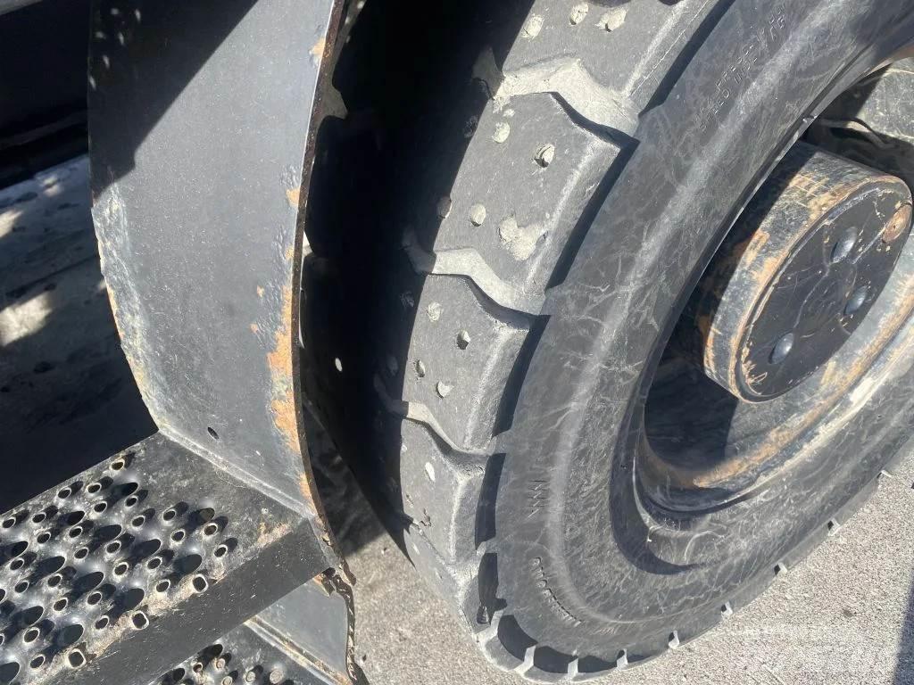 CAT M318F Hjulgravere