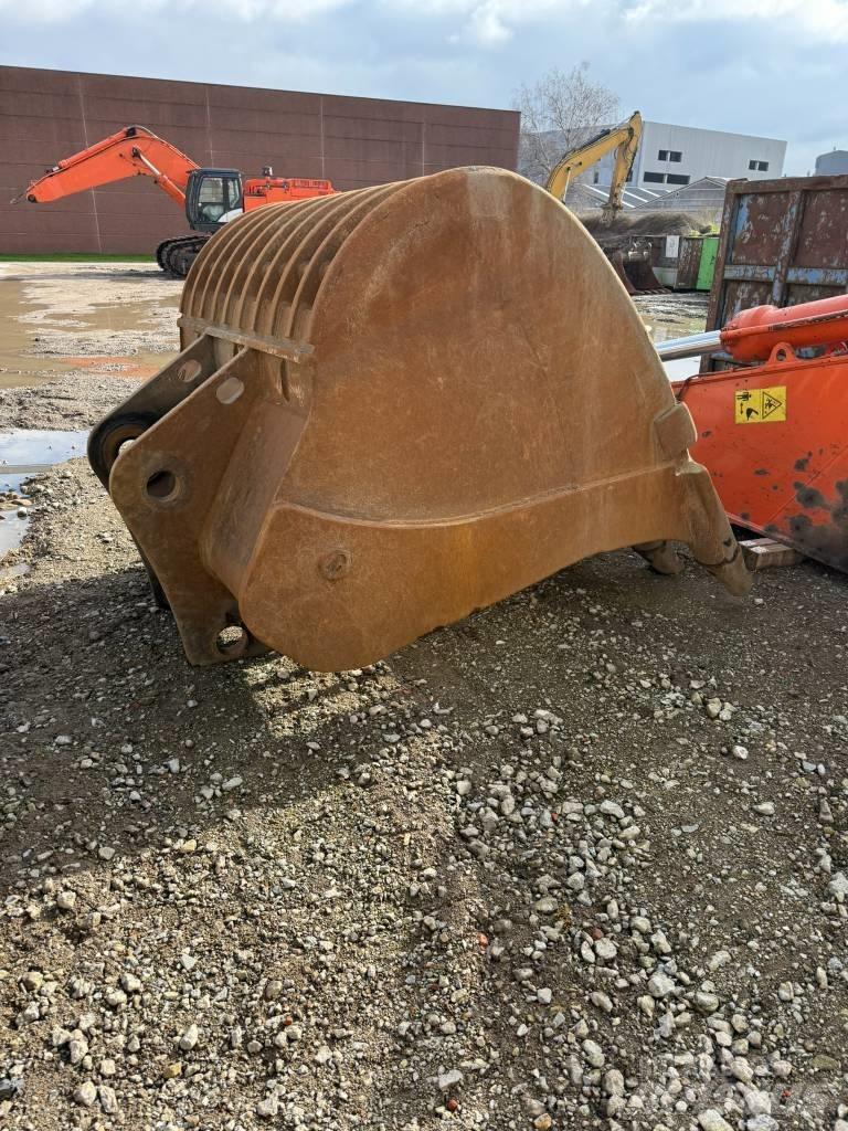 Hitachi ZX690 LCR - 6 Beltegraver