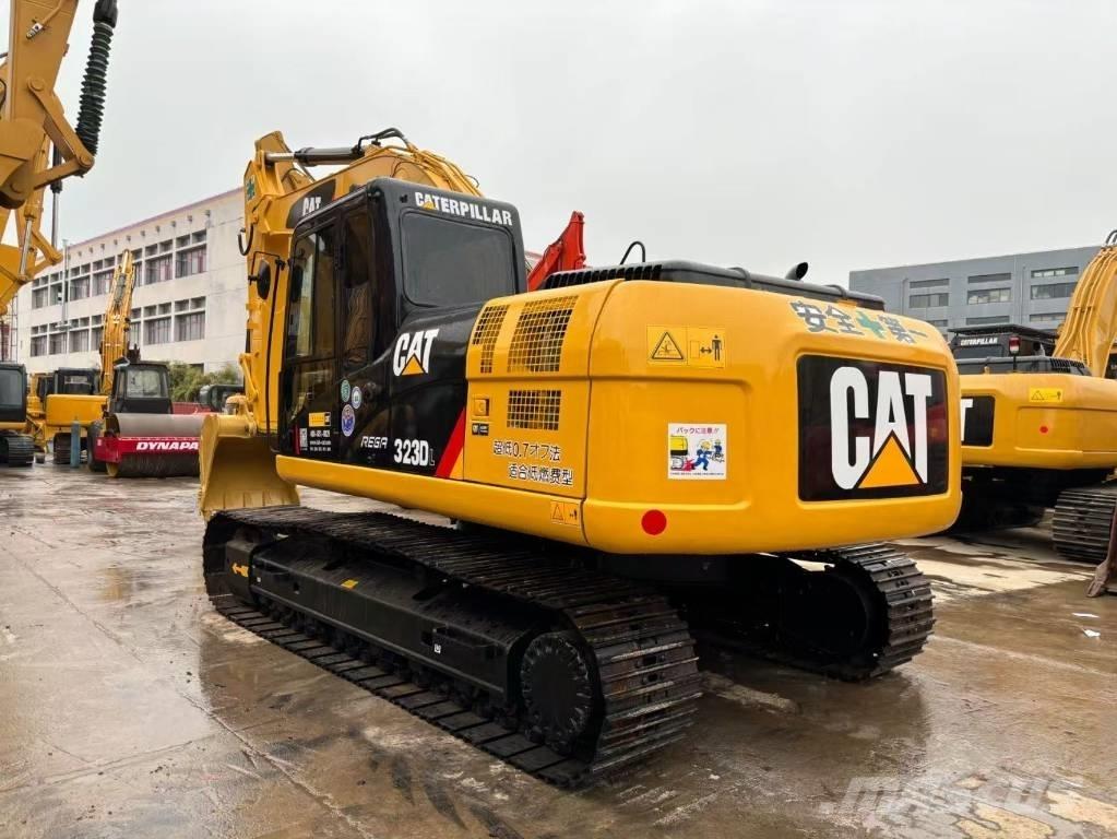 CAT 323 D Beltegraver