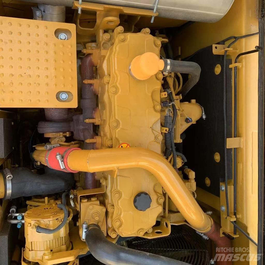 CAT 329E Beltegraver
