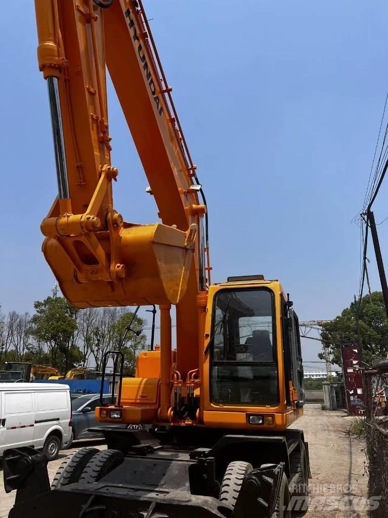 Hyundai 210W-7 Hjulgravere