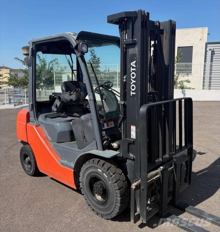 Toyota 02-8 FDF 25 Diesel Trucker
