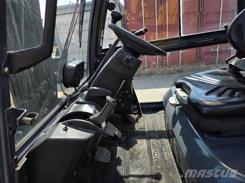 Toyota 40-8FD50N Diesel Trucker