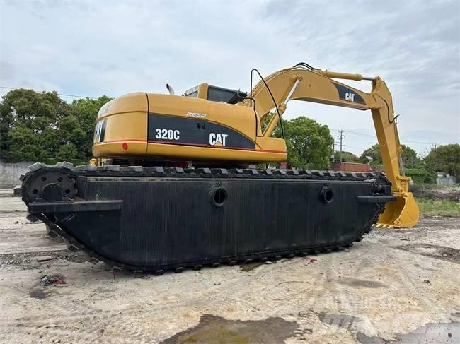 CAT 320 C Amfibiske Gravemaskiner